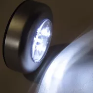 Samolepilna svetilka LED