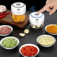 Kompakten kuhinjski sekljalnik EzChop z USB polnjenjem - 250 ml