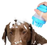 Masažna krtača s posodo za šampon za pse